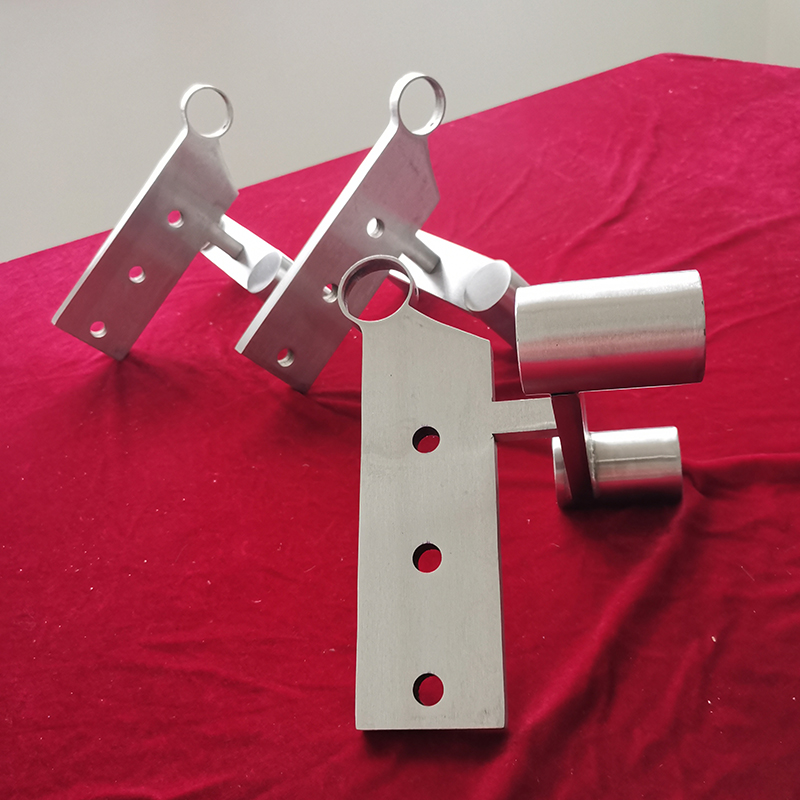 不锈钢制品的特点及广泛应用-不锈钢扶手立柱刀头(图3)